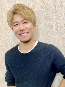 横須賀の美容室・美容院「クレア　グレープバイン（CLAIRE by GRAPEVINES） 横須賀」のスタッフ「小山  瞬」
